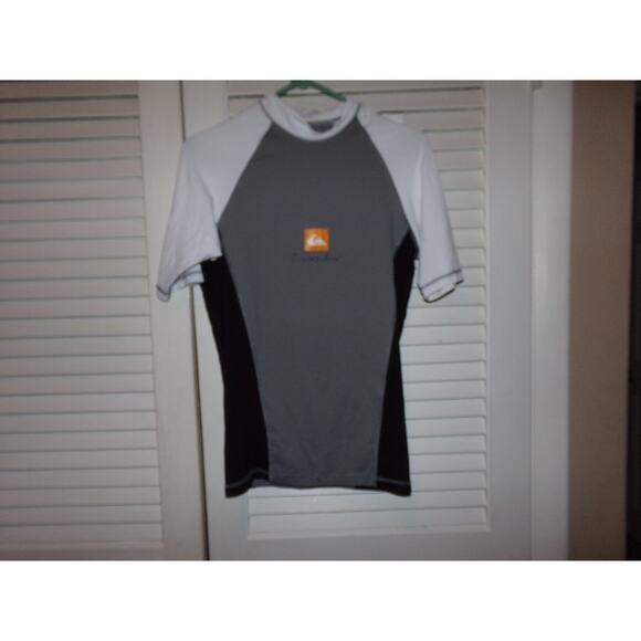 Quicksilver UV‎ Tech mock neck surfing t shirt L Excellent Rashguard - Picture 1 of 5